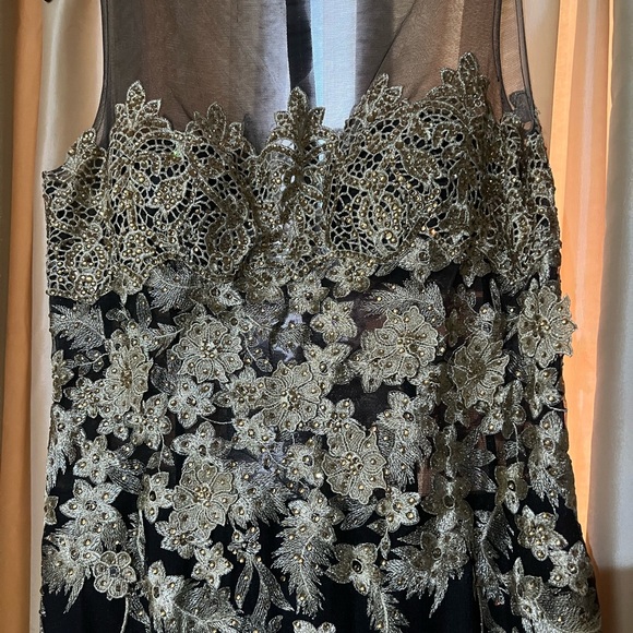 Dress - Picture 6 of 6